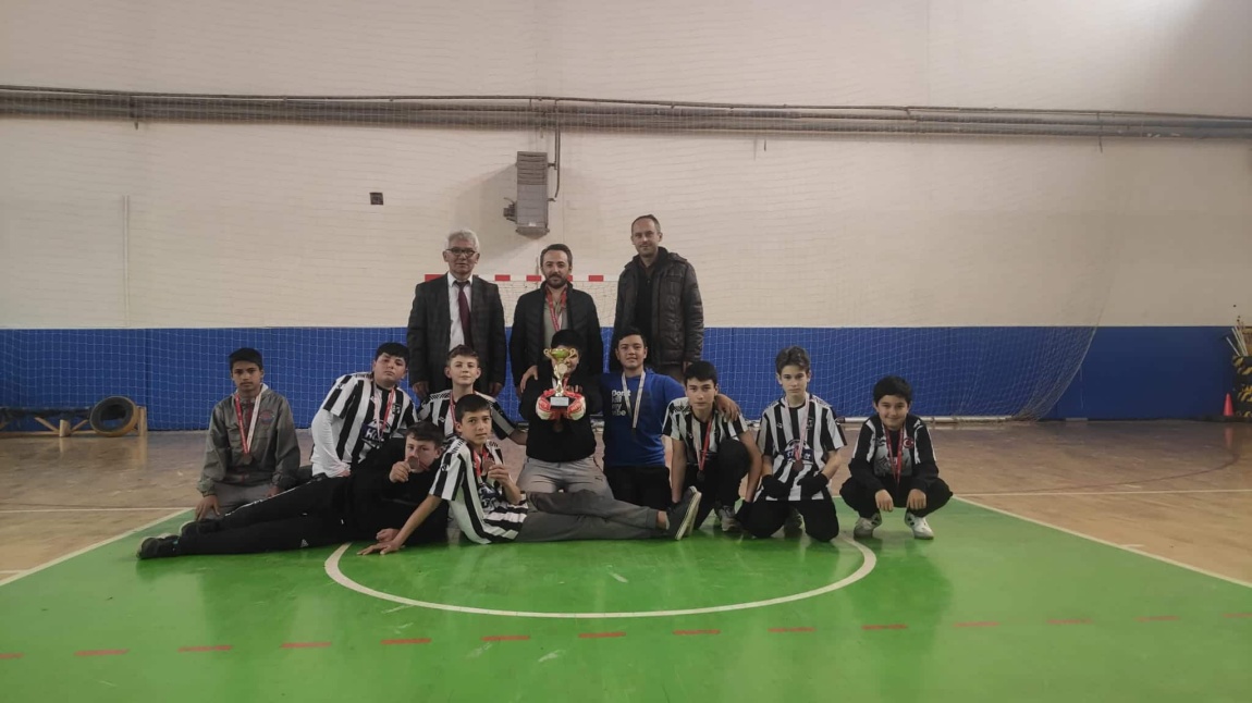 Okulumuz Çivril'de düzenlenen Futsal Turnuvasında Dereceye Girdi.